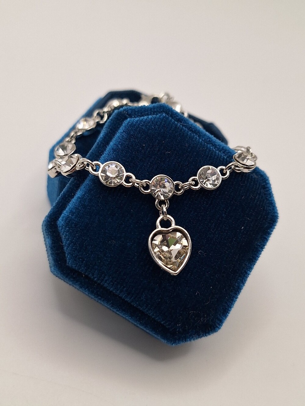 NEW Made With Swarovski Crystal Heart Charm Bracelet Silver Tone